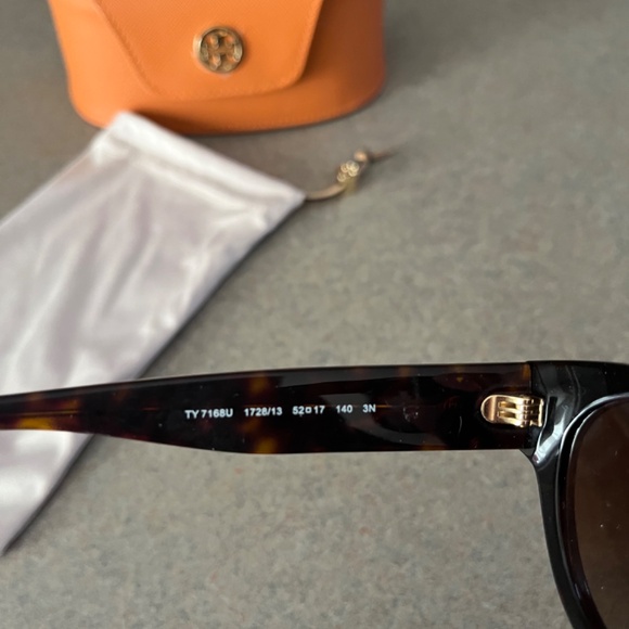 Tory Burch Women’s Sunglasses - Picture 4 of 7